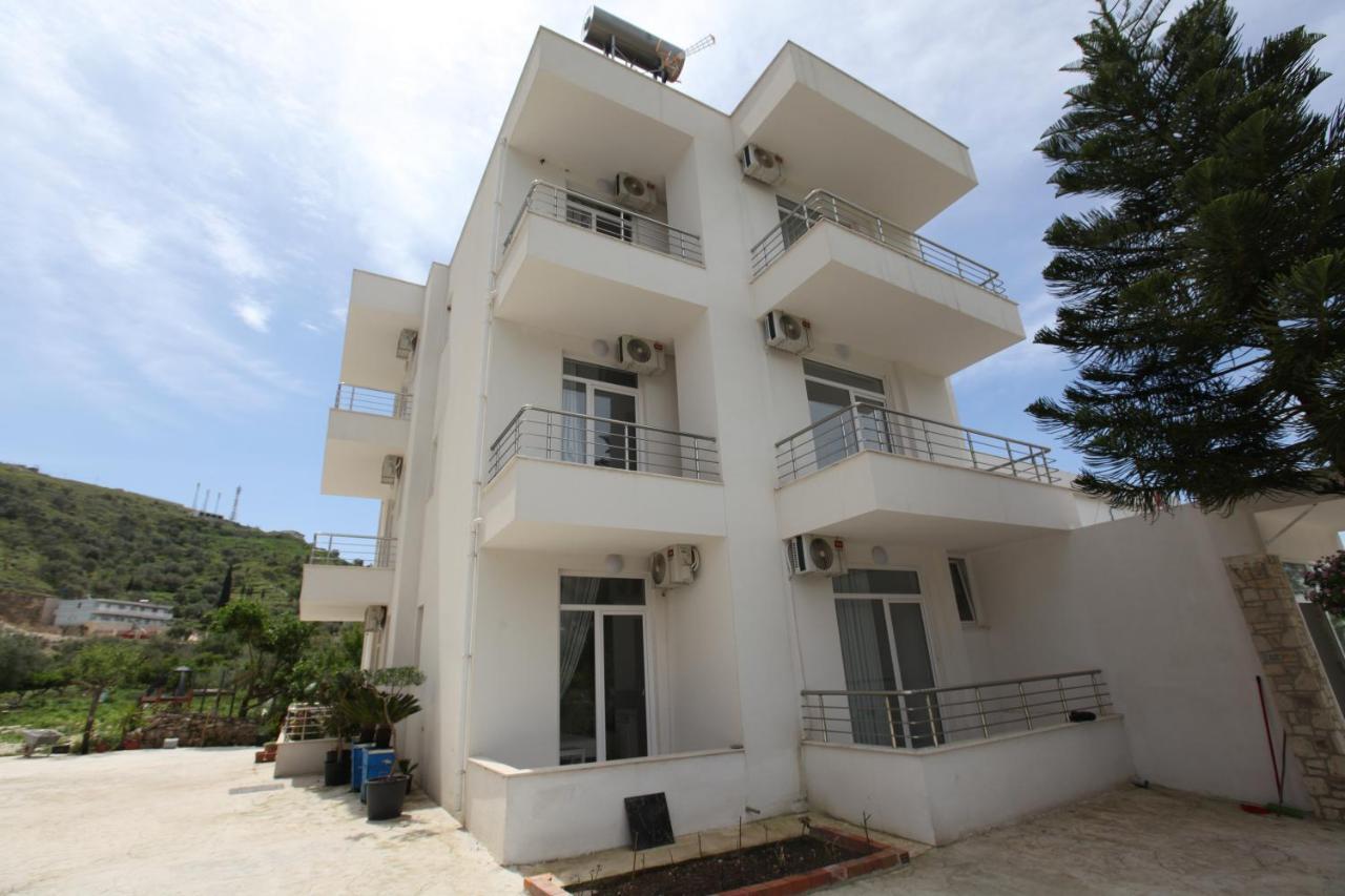 The Sunny Side Apartamento Himare Exterior foto