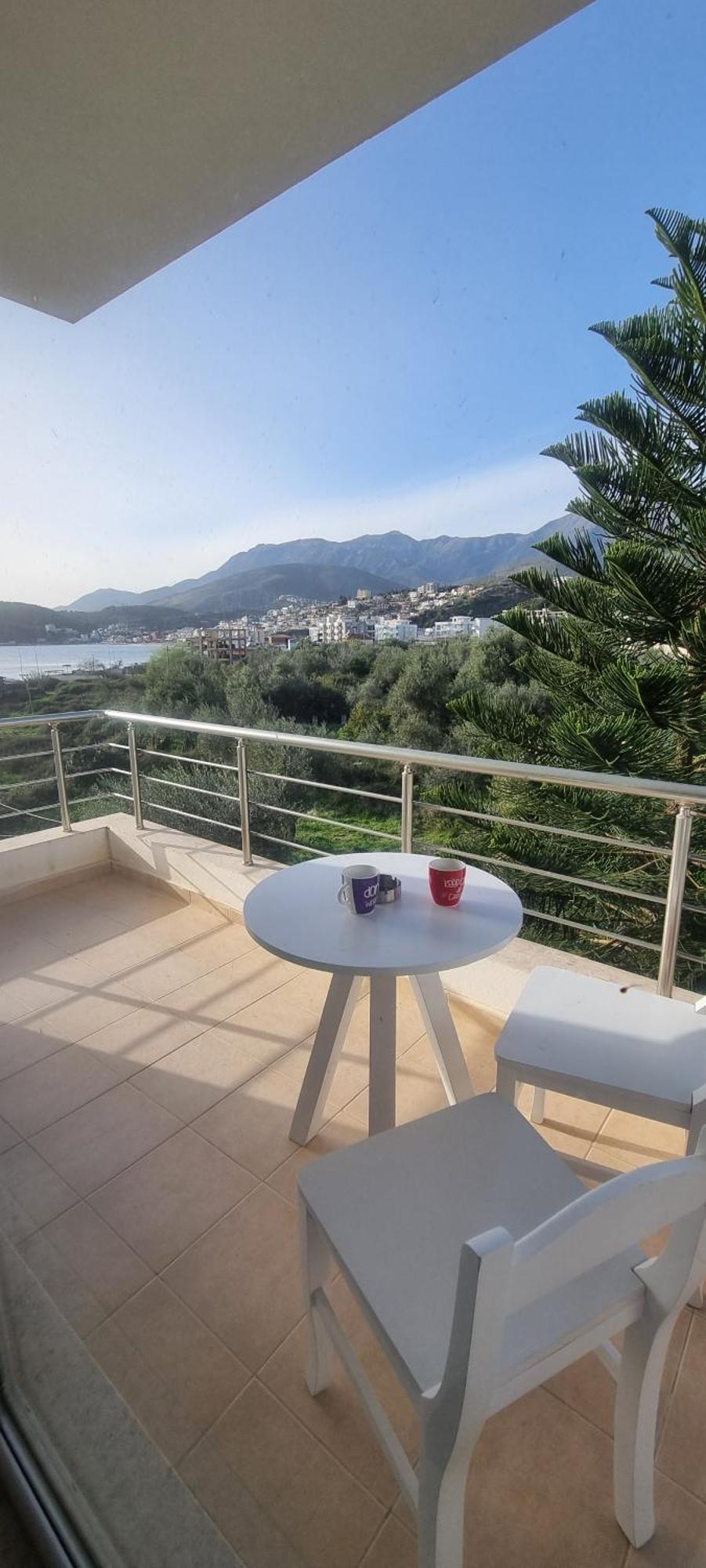 The Sunny Side Apartamento Himare Exterior foto
