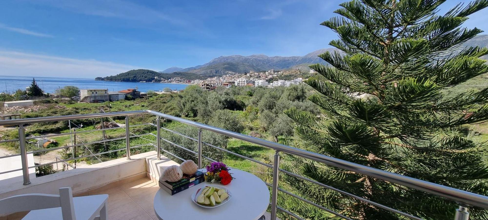 The Sunny Side Apartamento Himare Exterior foto