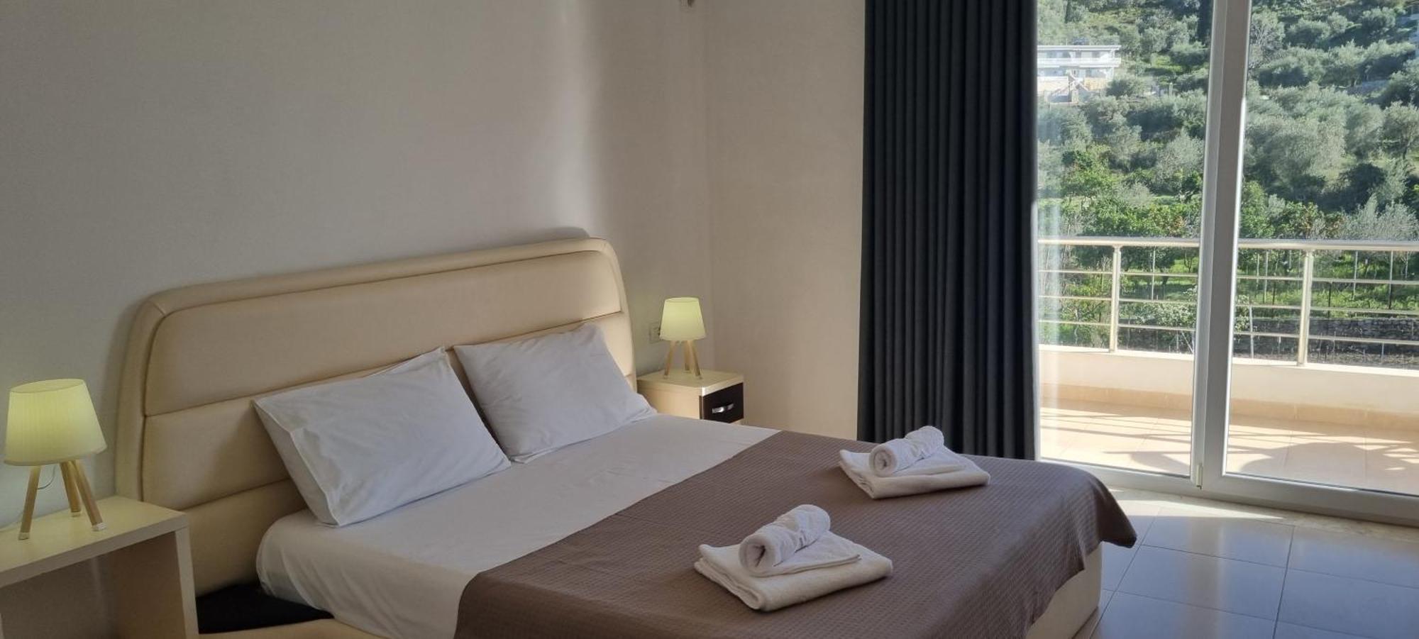 The Sunny Side Apartamento Himare Exterior foto