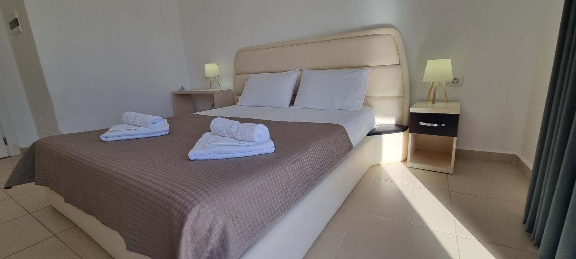 The Sunny Side Apartamento Himare Exterior foto