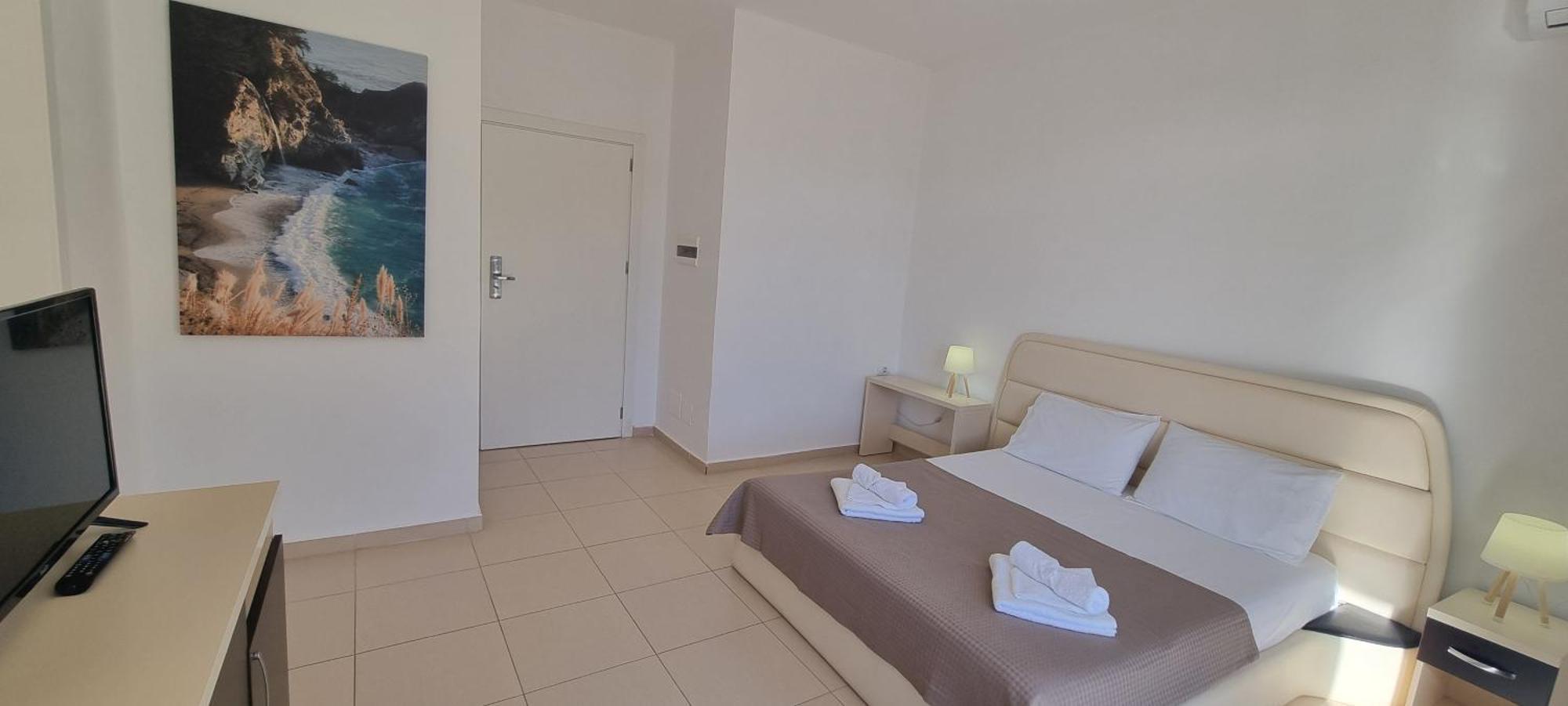 The Sunny Side Apartamento Himare Exterior foto
