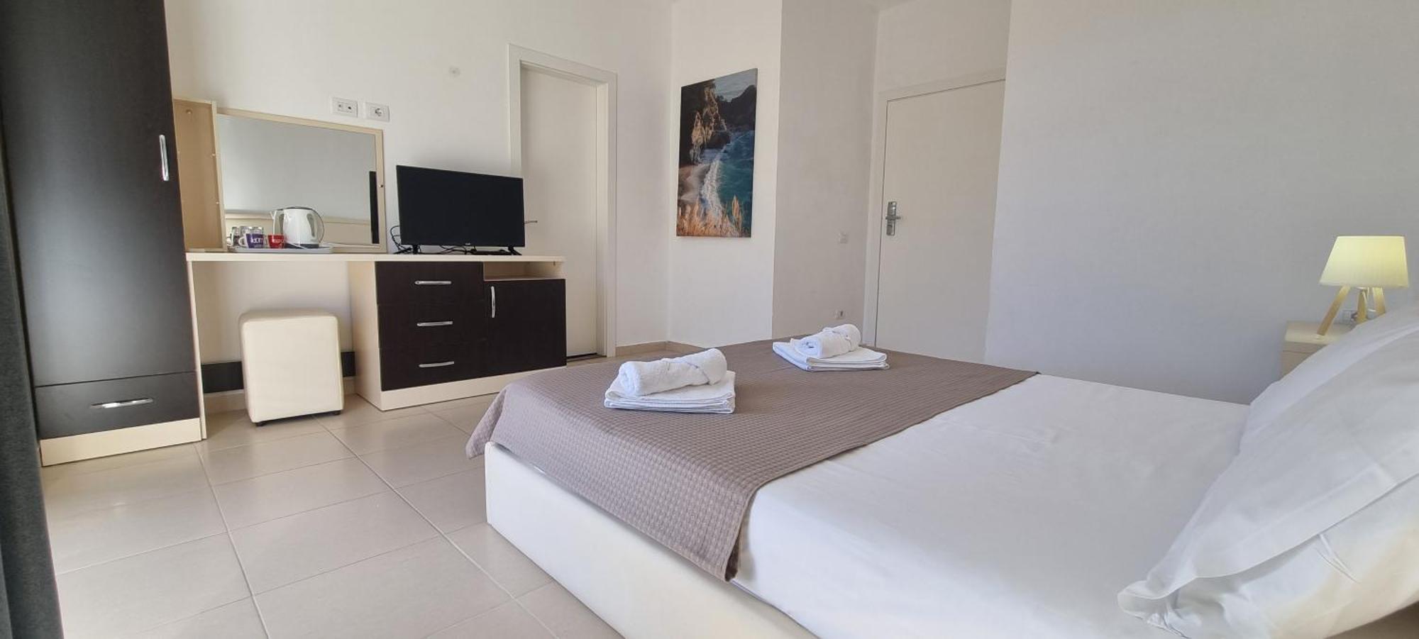 The Sunny Side Apartamento Himare Exterior foto