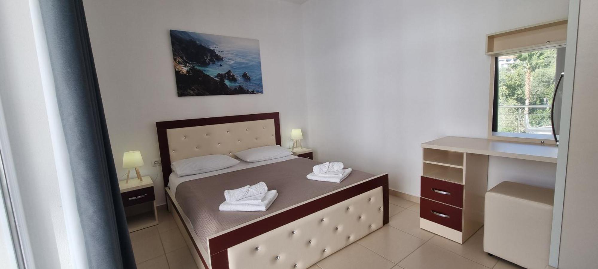 The Sunny Side Apartamento Himare Exterior foto