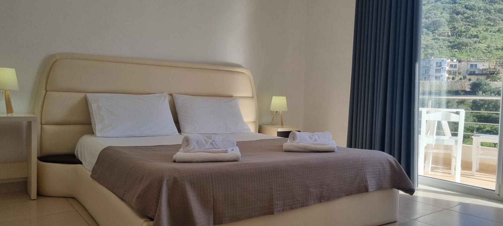 The Sunny Side Apartamento Himare Exterior foto