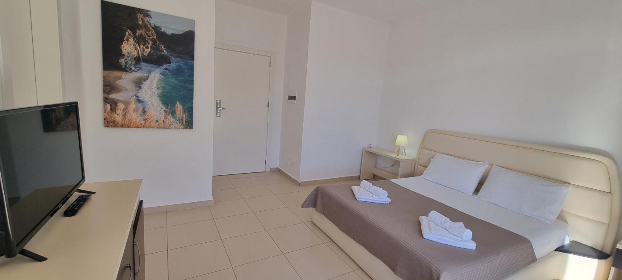 The Sunny Side Apartamento Himare Exterior foto