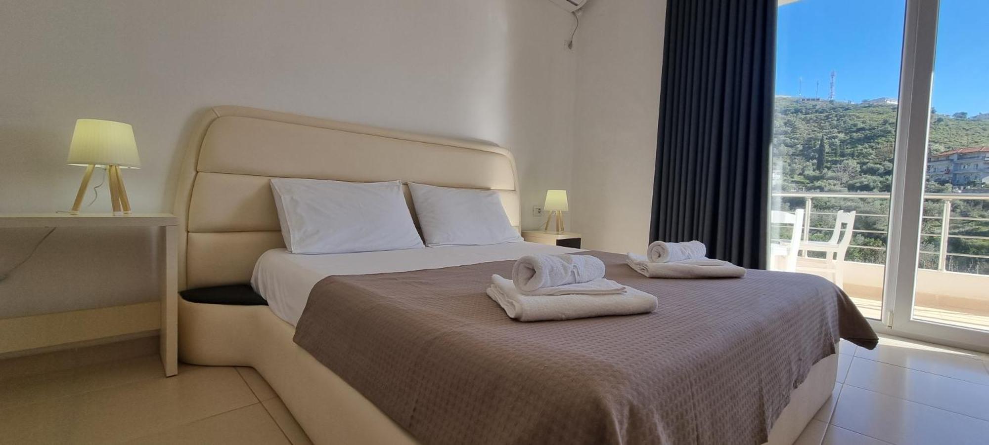 The Sunny Side Apartamento Himare Exterior foto