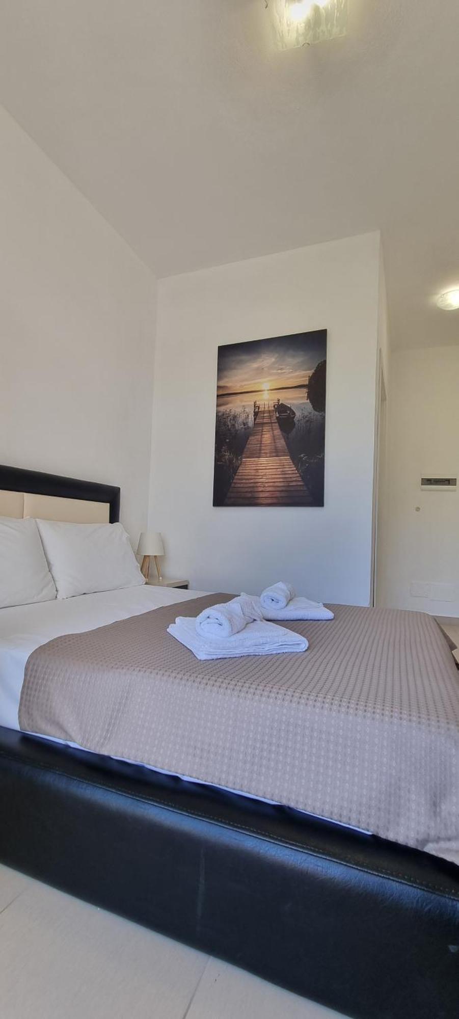 The Sunny Side Apartamento Himare Exterior foto