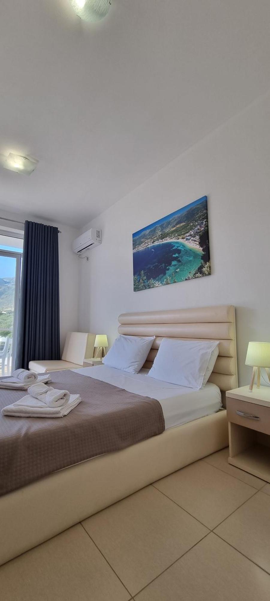 The Sunny Side Apartamento Himare Exterior foto