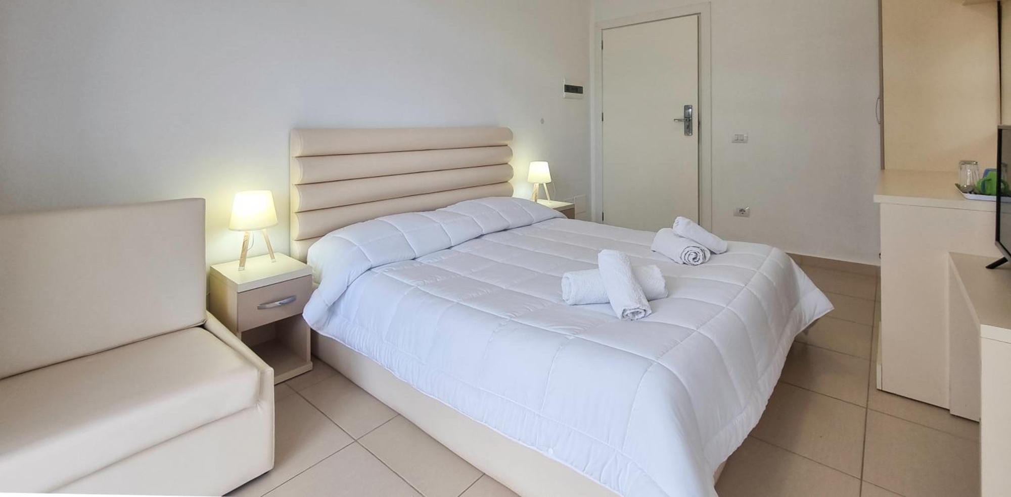 The Sunny Side Apartamento Himare Exterior foto