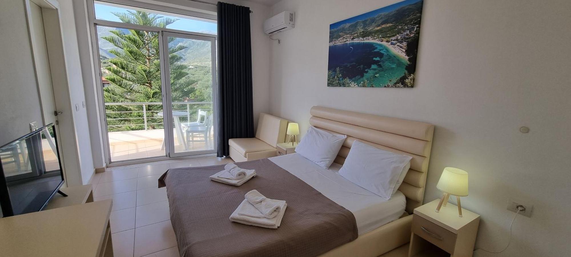 The Sunny Side Apartamento Himare Exterior foto